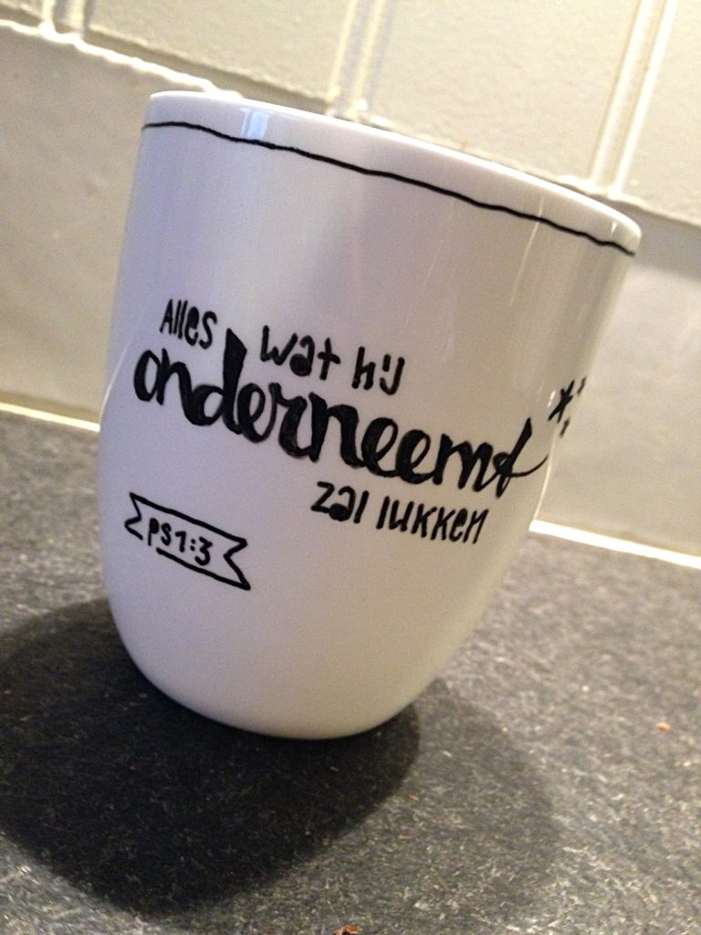 Mok 'onderneemt'